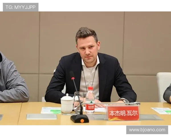 足球俱乐部发展现状分析与未来趋势探讨：从全球视角看俱乐部经营模式的创新与挑战