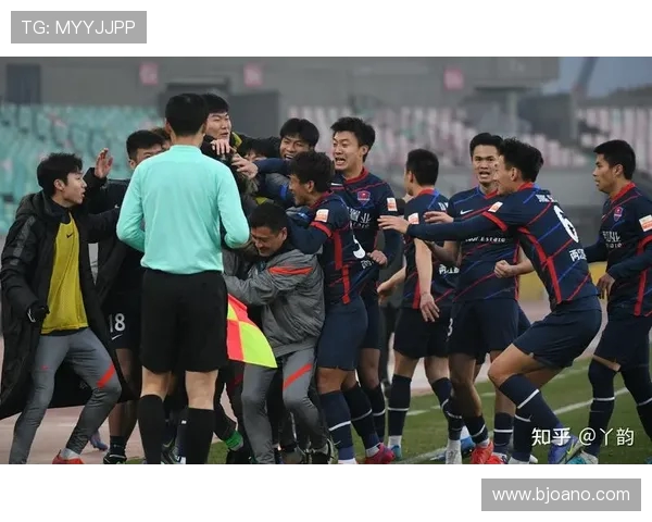 重庆足球队选拔赛背后的拼搏故事与荣耀之路