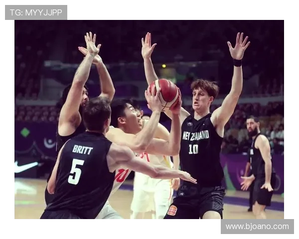 中国男篮迎战墨西哥队全力争胜展现团队实力与拼搏精神